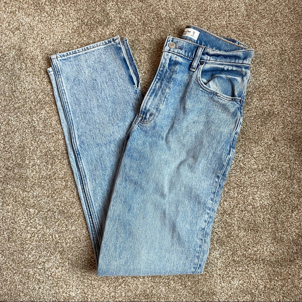 Abercrombie Ultra High Rise 90’s Straight Jean
